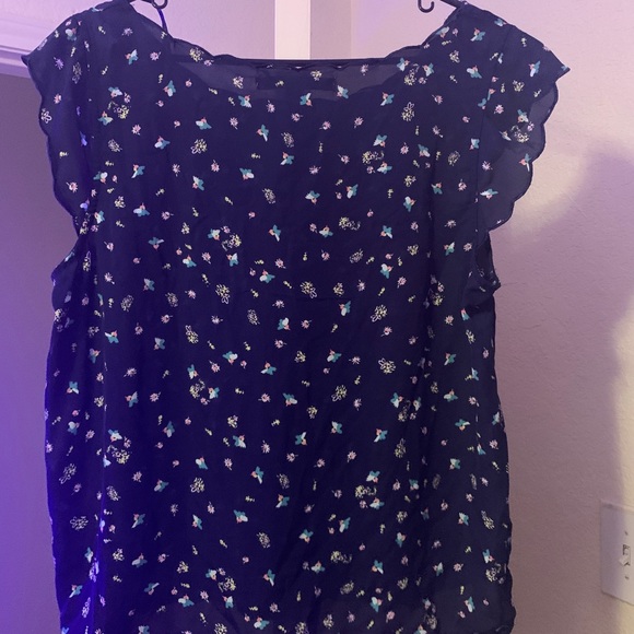 LC Blouse - Picture 2 of 5